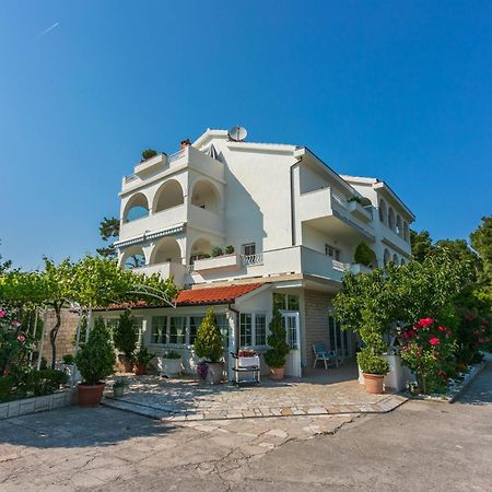 Apartments Vila Antula Banjol Exterior photo