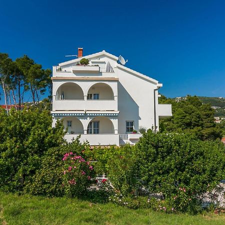Apartments Vila Antula Banjol Exterior photo