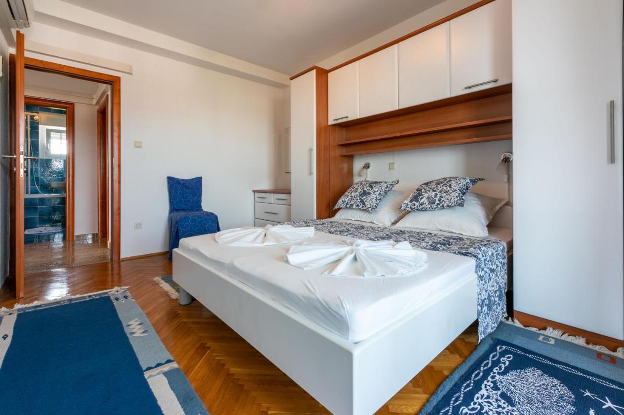 Apartments Vila Antula Banjol Exterior photo
