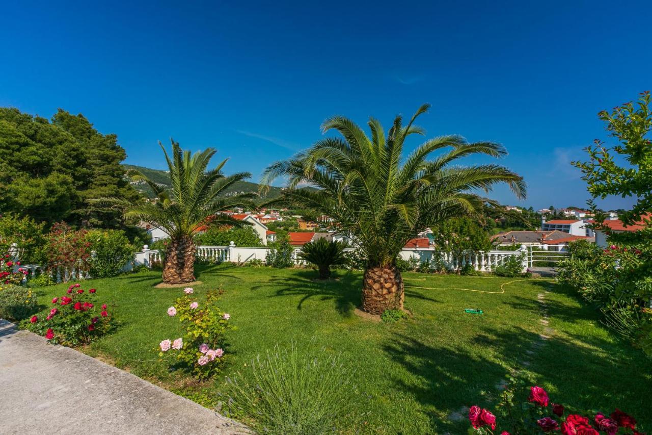 Apartments Vila Antula Banjol Exterior photo